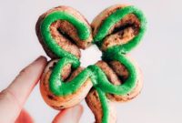 Lucky Shamrock Cinnamon Rolls