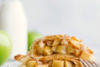Flaky Spiced Apple Hand Pies