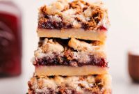 Irresistible Raspberry Crumble Bars