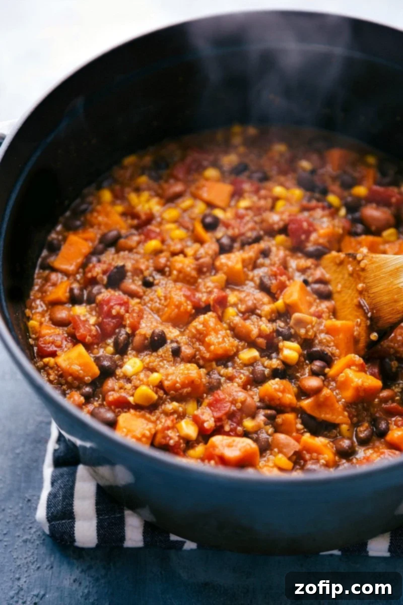 Hearty Quinoa Chili 1 featured 7515