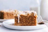 Cinnamon Apple Streusel Coffee Cake
