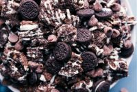 Homemade Cookies and Cream Muddy Buddies