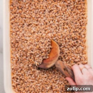 Perfectly Cooked Farro Every Time 2 Beautifully cooked farro in a bowl, ready to be served.